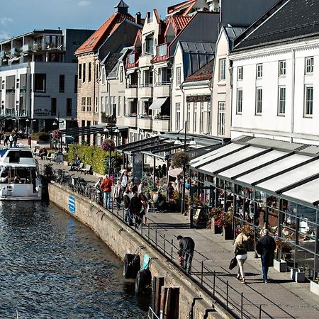 Moderne Leilighet Midt I Sentrum Av Fredrikstad Extérieur photo